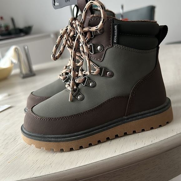 H&M waterproof laced boots size 11 toddler - Picture 3 of 8